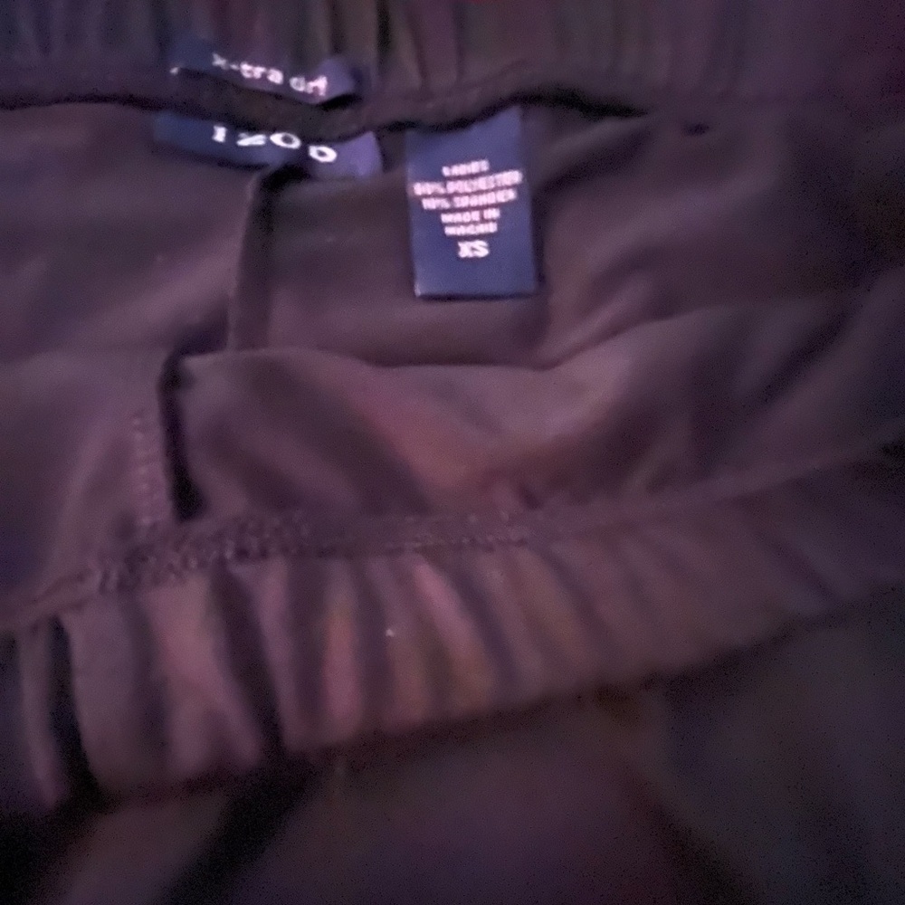 Izod. Skort (golf skirt). Size Small. - Picture 3 of 3